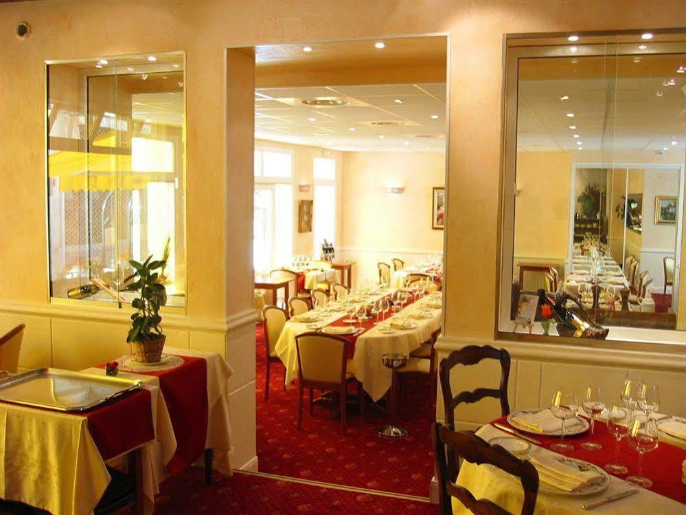 Logis Hotel Restaurant La Boule D'Or Chinon Ngoại thất bức ảnh